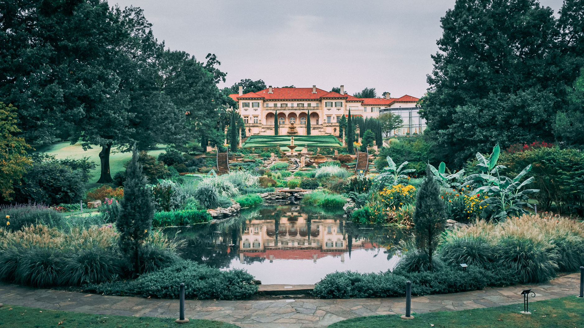 Villa_full_garden_Evergreen-tiltfix